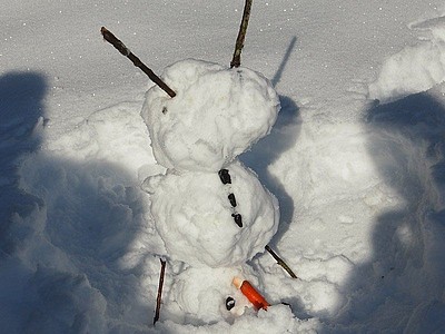 Schneemann beim Schneezelten BDP