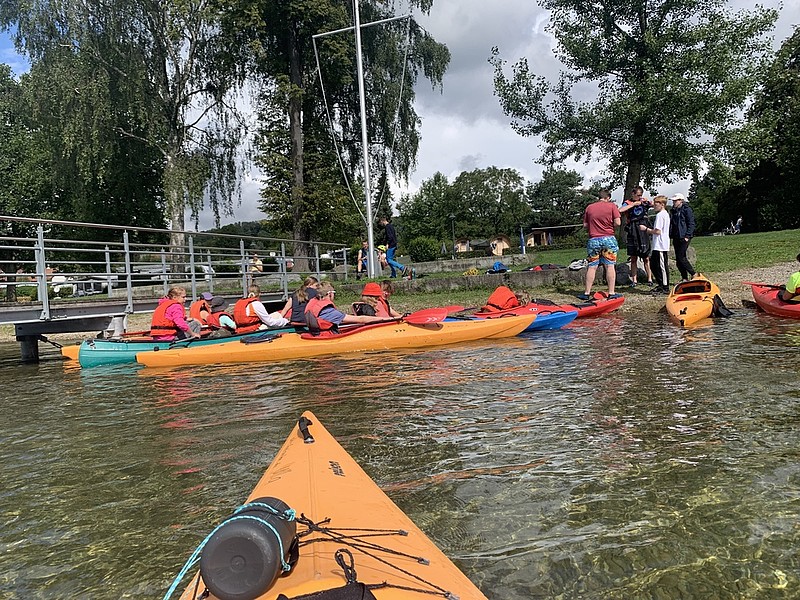 Mit den Kajaks flussabwärts